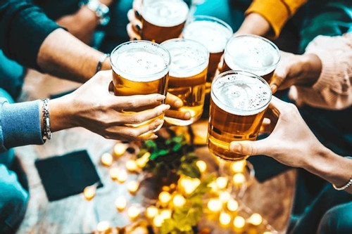 Dịp Tết, uống rượu bia thế nào để ít gây hại nhất cho cơ thể?