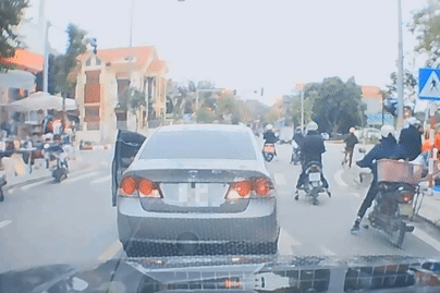 Nóng trên đường: Những tình huống lái xe