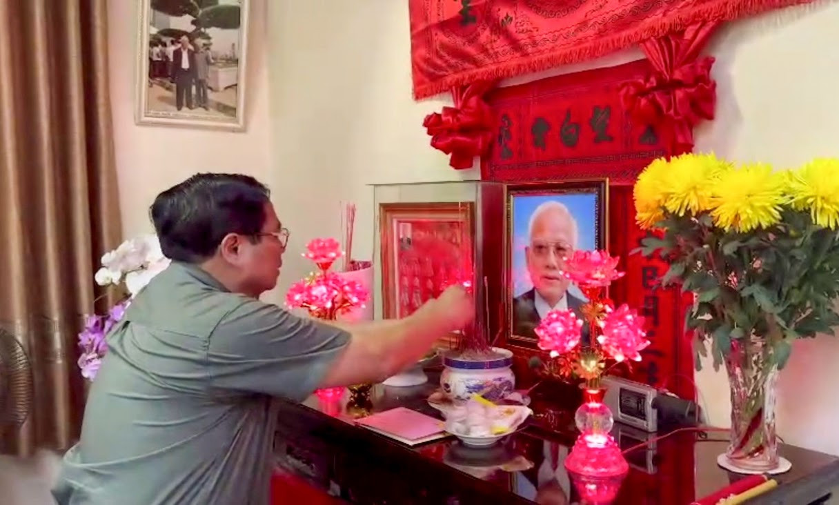 Thủ tướng thăm, tặng quà Tết công nhân, chiến sĩ công an, quân đội- Ảnh 10.