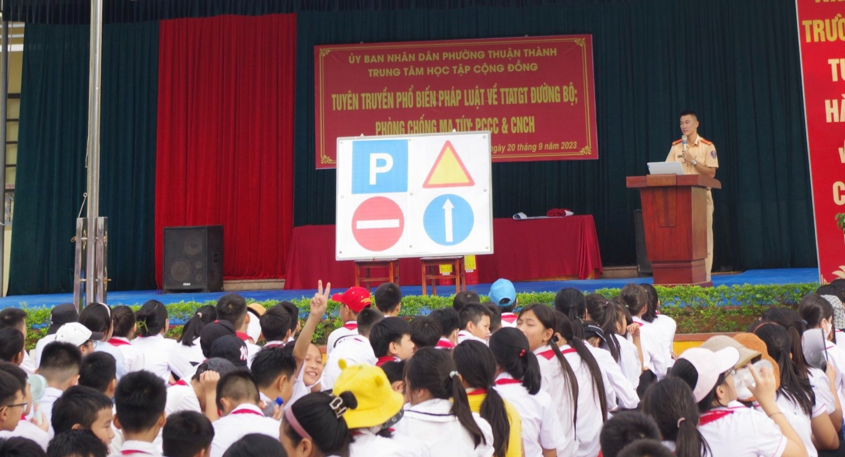 tiep-can-phap-luat-pho-yen-1.jpg