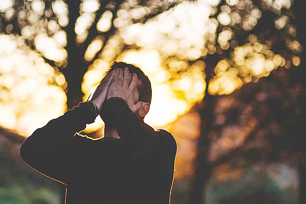 Đọc tin nhắn thưởng Tết của vợ, chồng ân hận ôm mặt khóc rưng rức