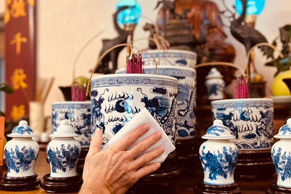 HƯỚNG DẪN BAO SÁI - LAU DỌN BÀN THỜ CUỐI NĂM 1 bathuong.jpg