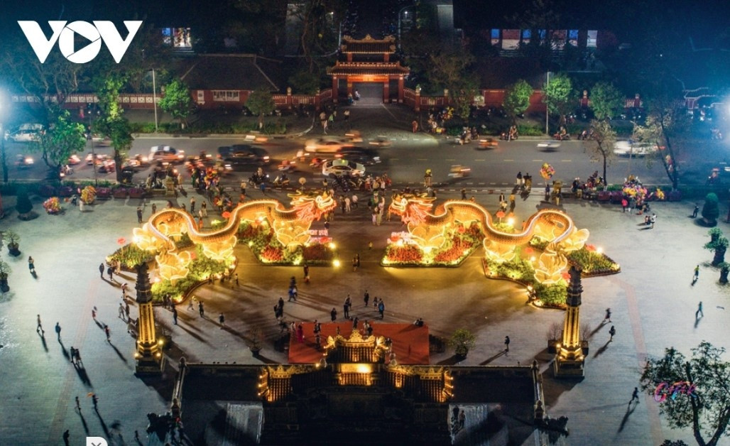 beautiful images of dragon mascot seen in hue ancient city picture 2