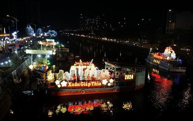 Floating flower fair in HCM City opens for Tet hinh anh 2