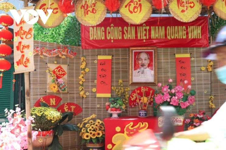 Ho Chi Minh City decorated to prepare for Tet