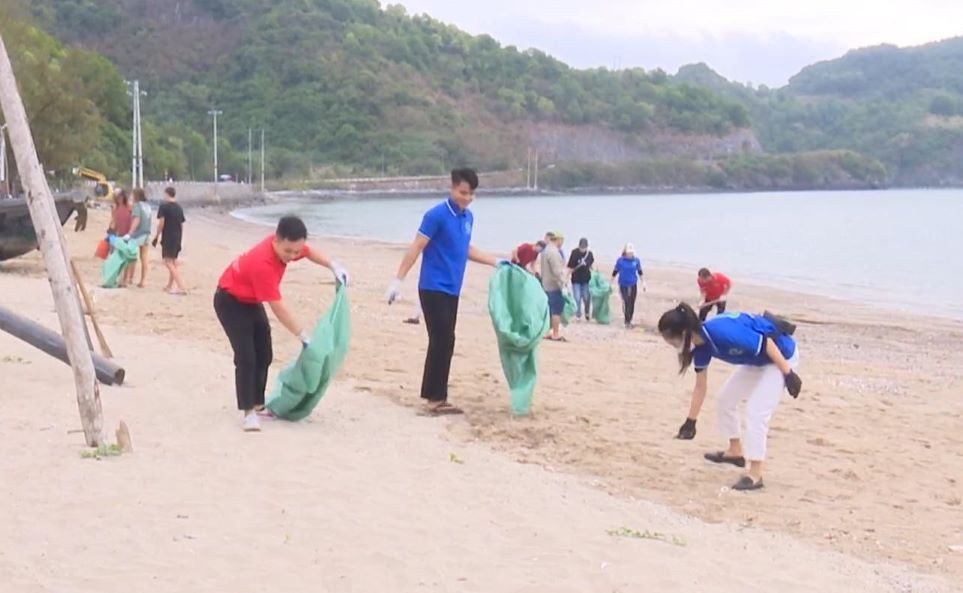 anh bai 3 chuaanr.jpg