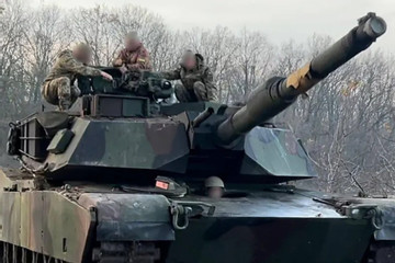 Lộ video xe tăng M1 Abrams xuất hiện gần tiền tuyến ở Ukraine