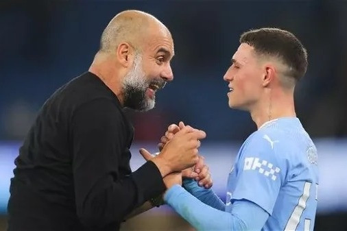 Pep Guardiola dùng 2 từ nói về Phil Foden thăng hoa cùng Man City