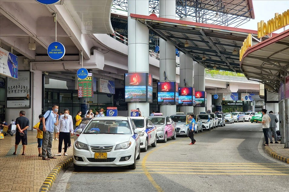 Thu phí không dừng vào sân bay, từ nay hết cảnh ùn ứ