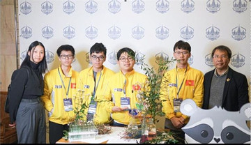 Vietnamese students win gold, bronze medals at Russia’s chemistry competition