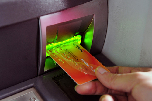 'Chuyện lạ' tại các cây ATM giáp Tết