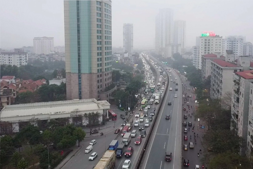 Hanoi gateways jammed as people return home for Tet