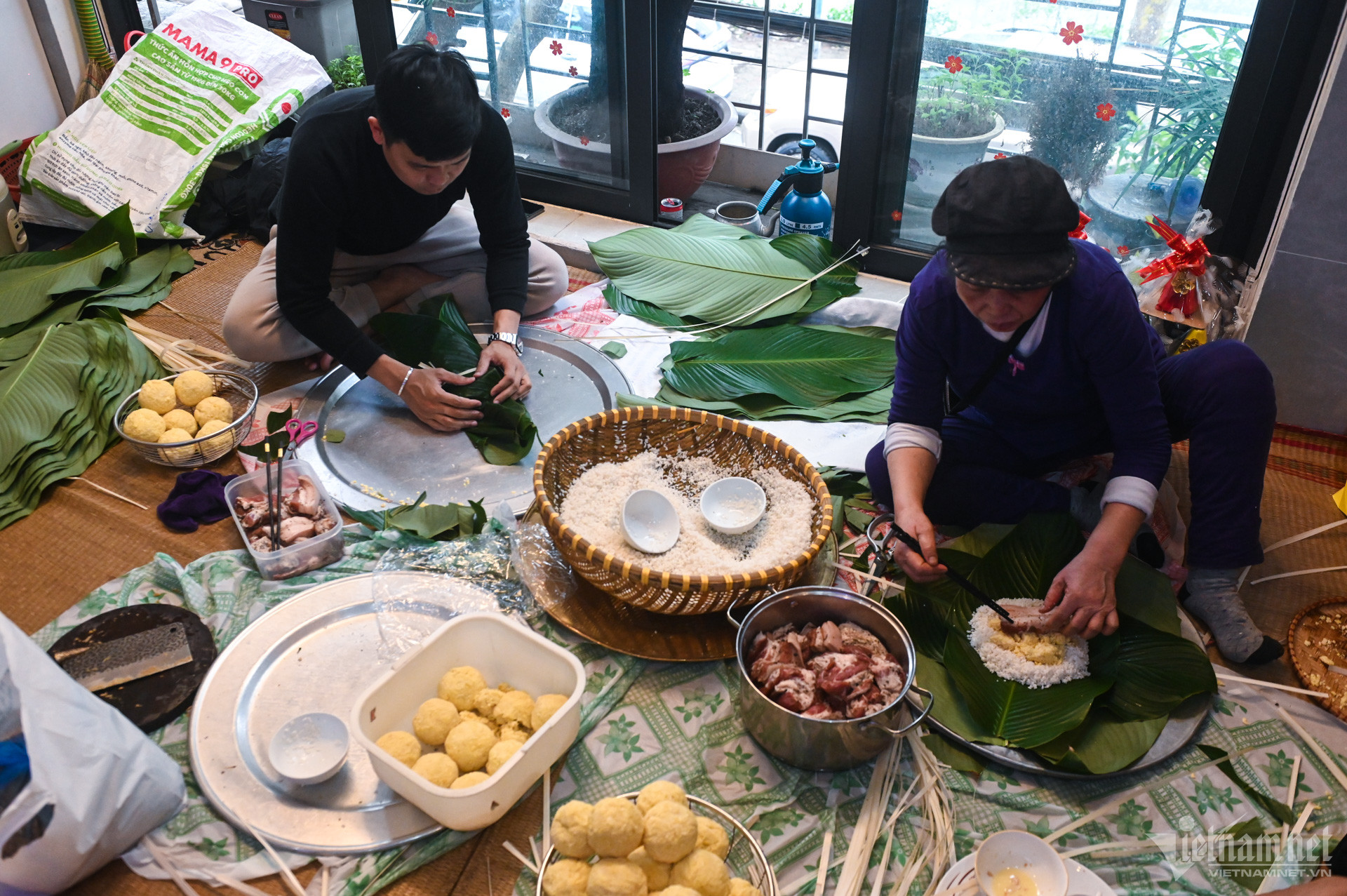 View - Gia đình gốc Hà Nội gói 175 chiếc bánh chưng đón Tết Giáp Thìn