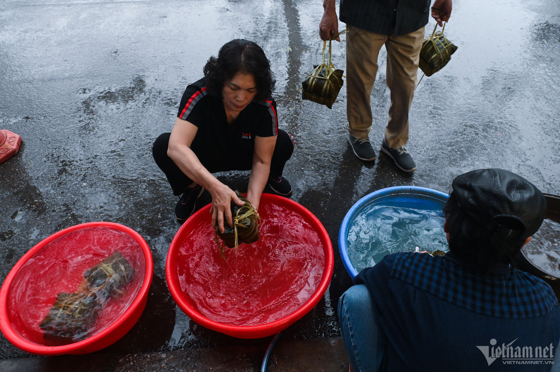 View - Gia đình gốc Hà Nội gói 175 chiếc bánh chưng đón Tết Giáp Thìn