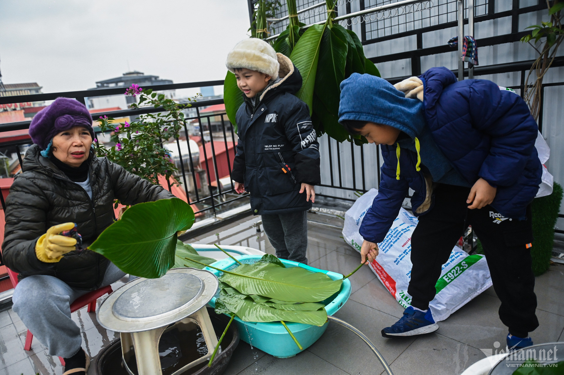 View - Gia đình gốc Hà Nội gói 175 chiếc bánh chưng đón Tết Giáp Thìn