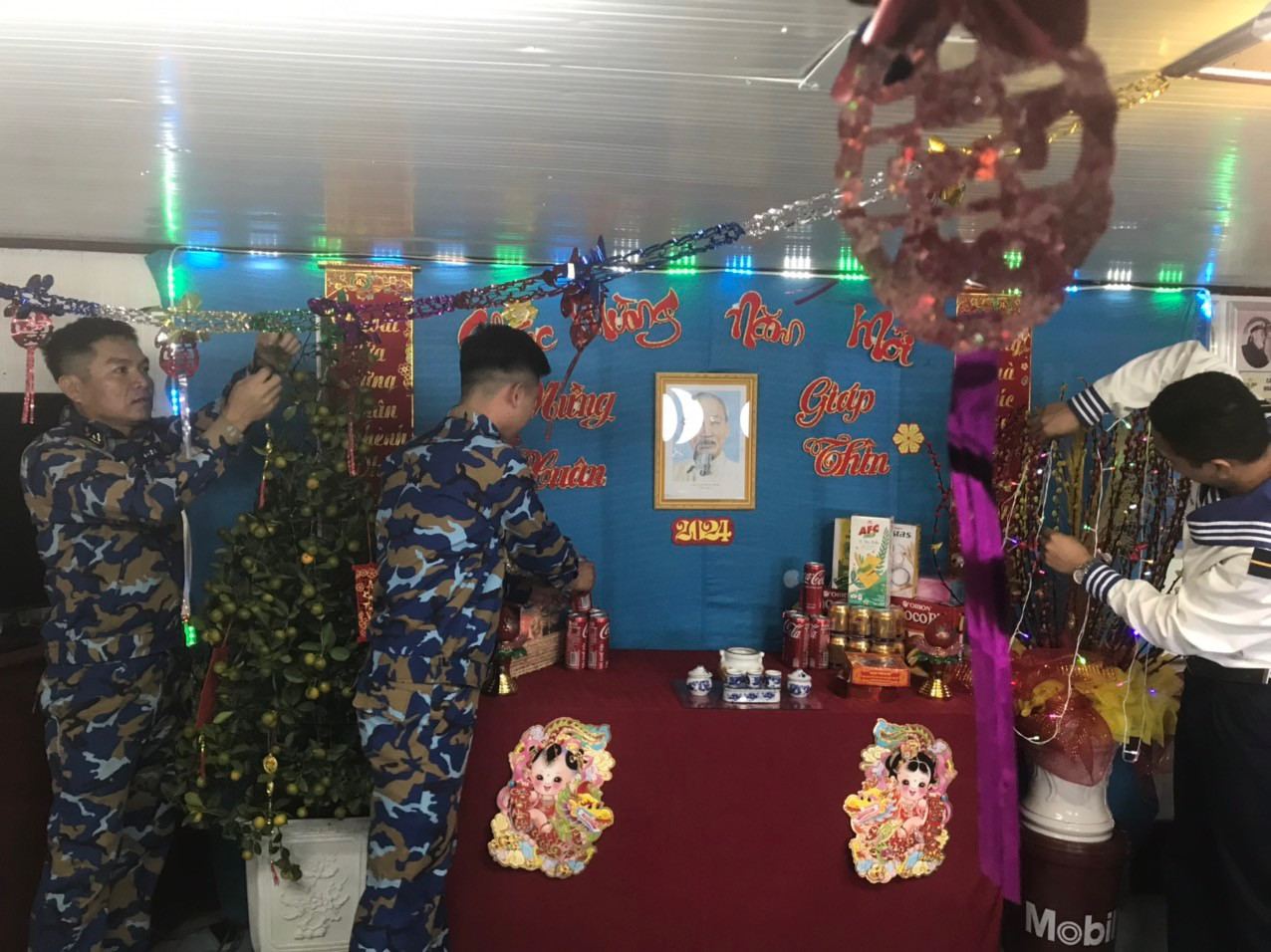 Xuân về giữa biển khơi, tàu Trường Sa rộn ràng đón Tết img 1066.jpg