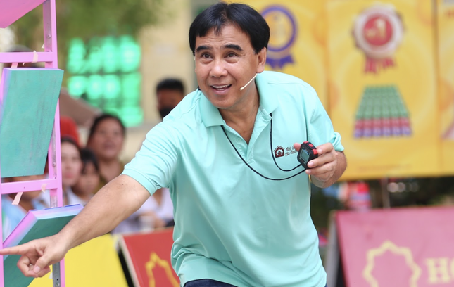 MC Quyền Linh lên tiếng khi chưa nhận được danh hiệu NSND ảnh 1