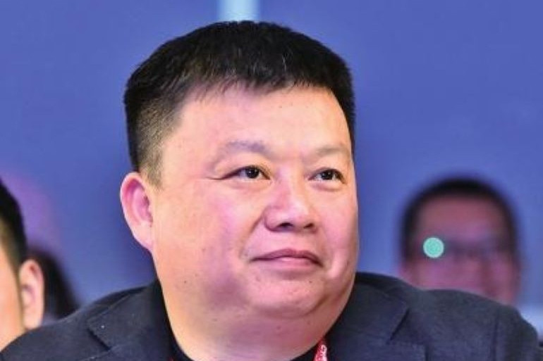 Nối nghiệp cha, cựu cảnh sát Trung Quốc xây dựng đế chế tỷ USD