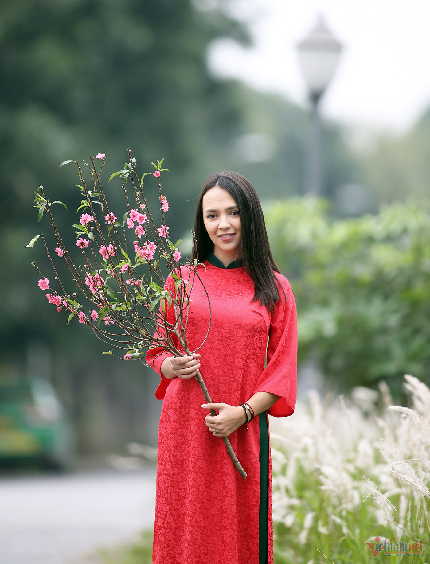 View - Vợ xinh đẹp đốn tim Nguyễn Filip ngay lần gặp đầu tiên