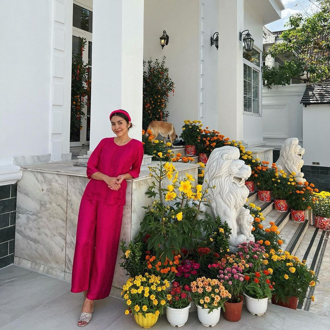 Dâu hào môn ngày Tết: Đỗ Mỹ Linh bỡ ngỡ bên mẹ chồng, Hà Tăng đảm đang - 3