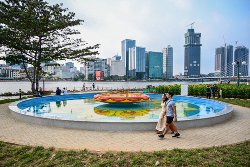 Diện mạo mới của công viên bờ sông Sài Gòn trước ngày mùng 1 Tết