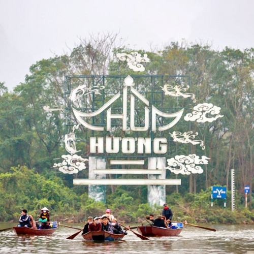 Hanoi aims to upgrade Huong Pagoda relic into a national tourist area