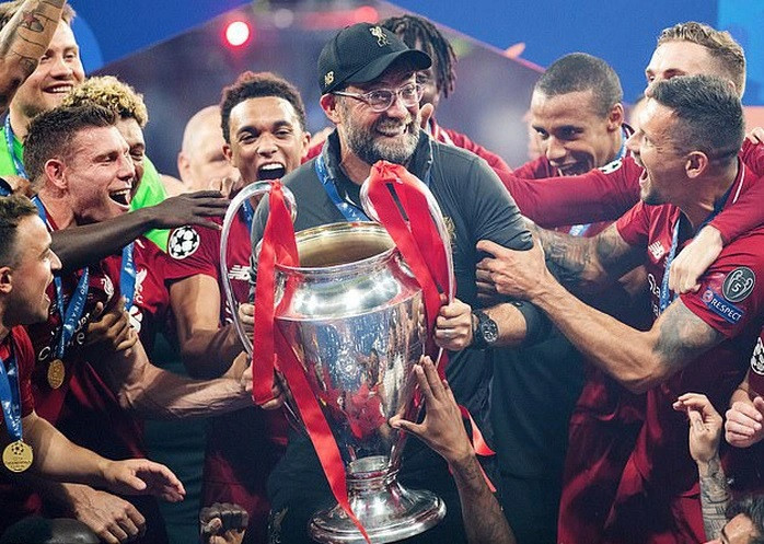 View - Yêu dữ dội như Jurgen Klopp, quen 3 ngày là dọn về sống chung!