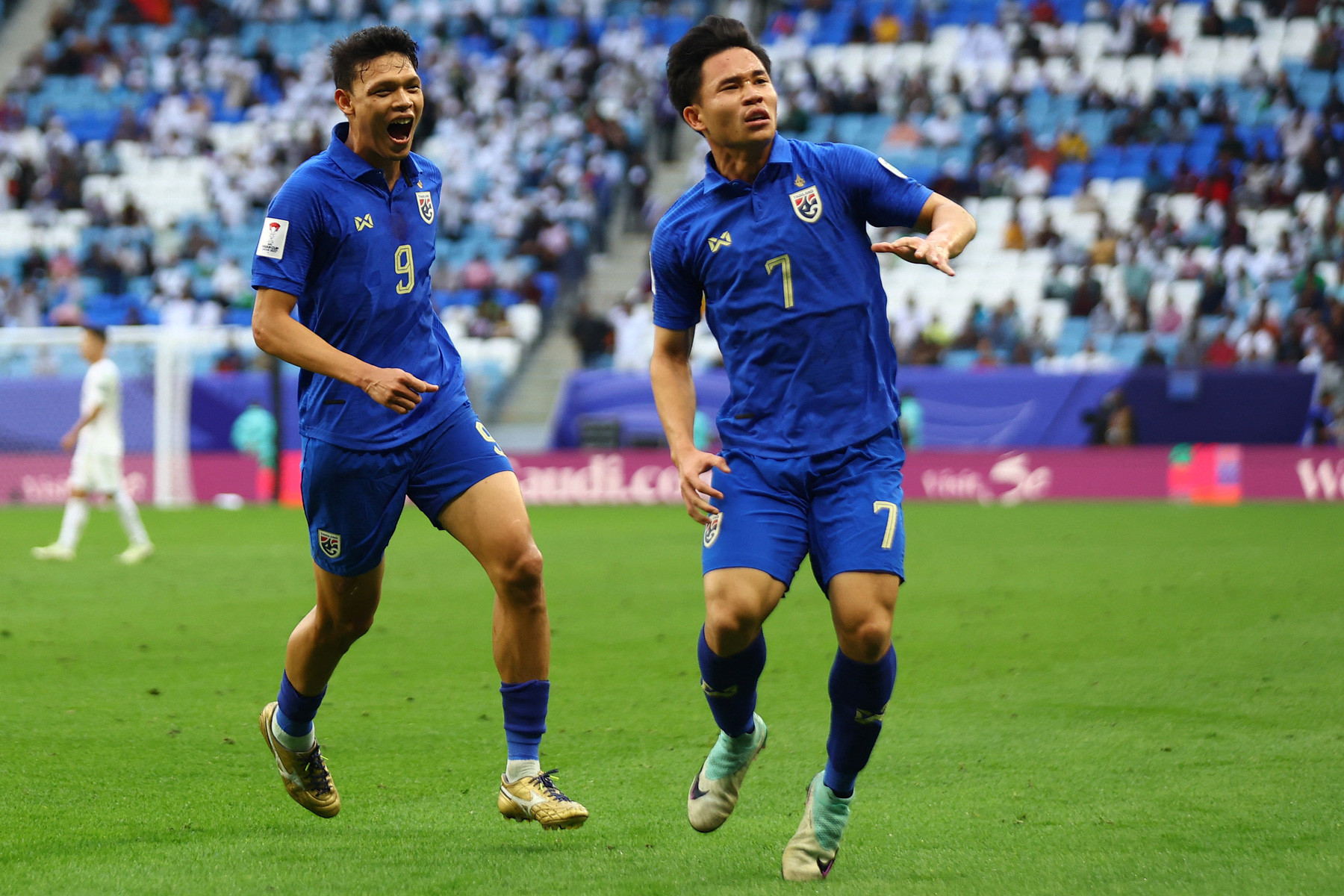 thai lan uzbekistan asian cup.jpg