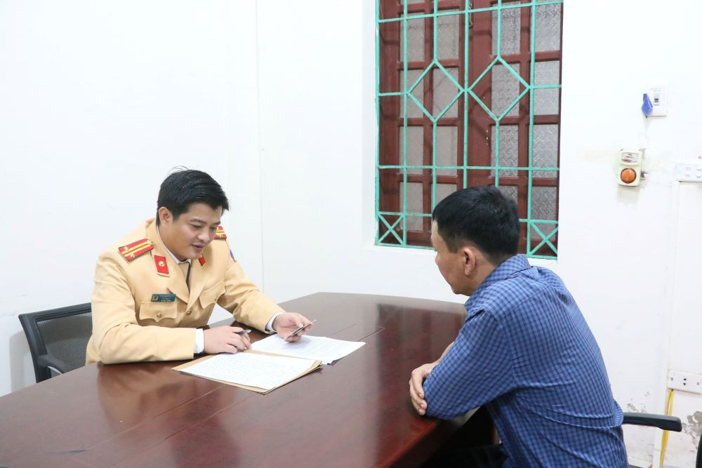 xe bien xanh hai.jpg