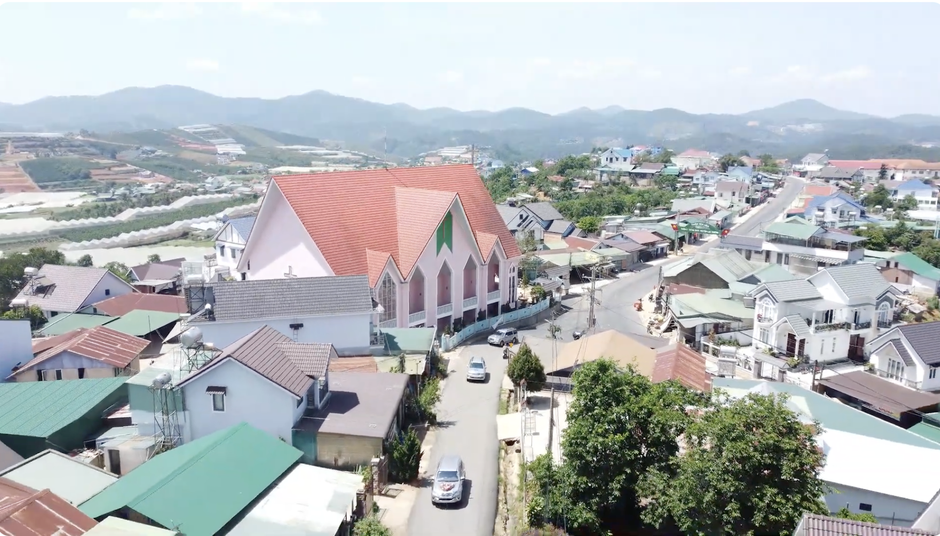 Giới trẻ Đạ Sar chung tay, tích cực xây dựng nông thôn mới