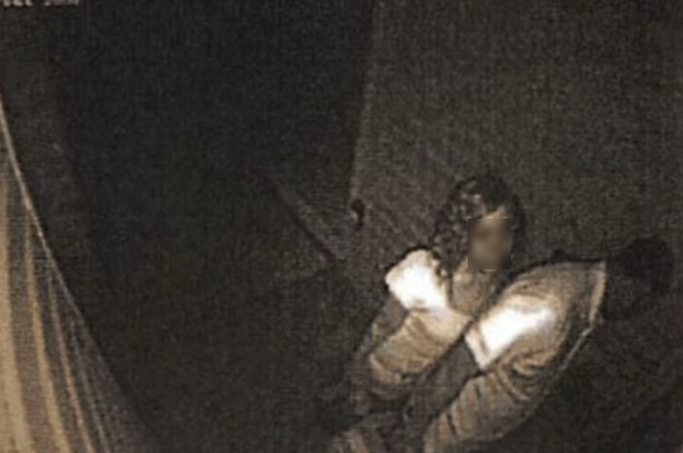 Hình ảnh Mackey xuất hiện cùng nhân tình được Fohler gửi đến cho vợ của anh để