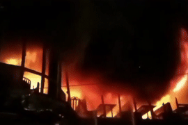 Hiện trường đại hỏa hoạn ở Bangladesh khiến ít nhất 45 người thiệt mạng