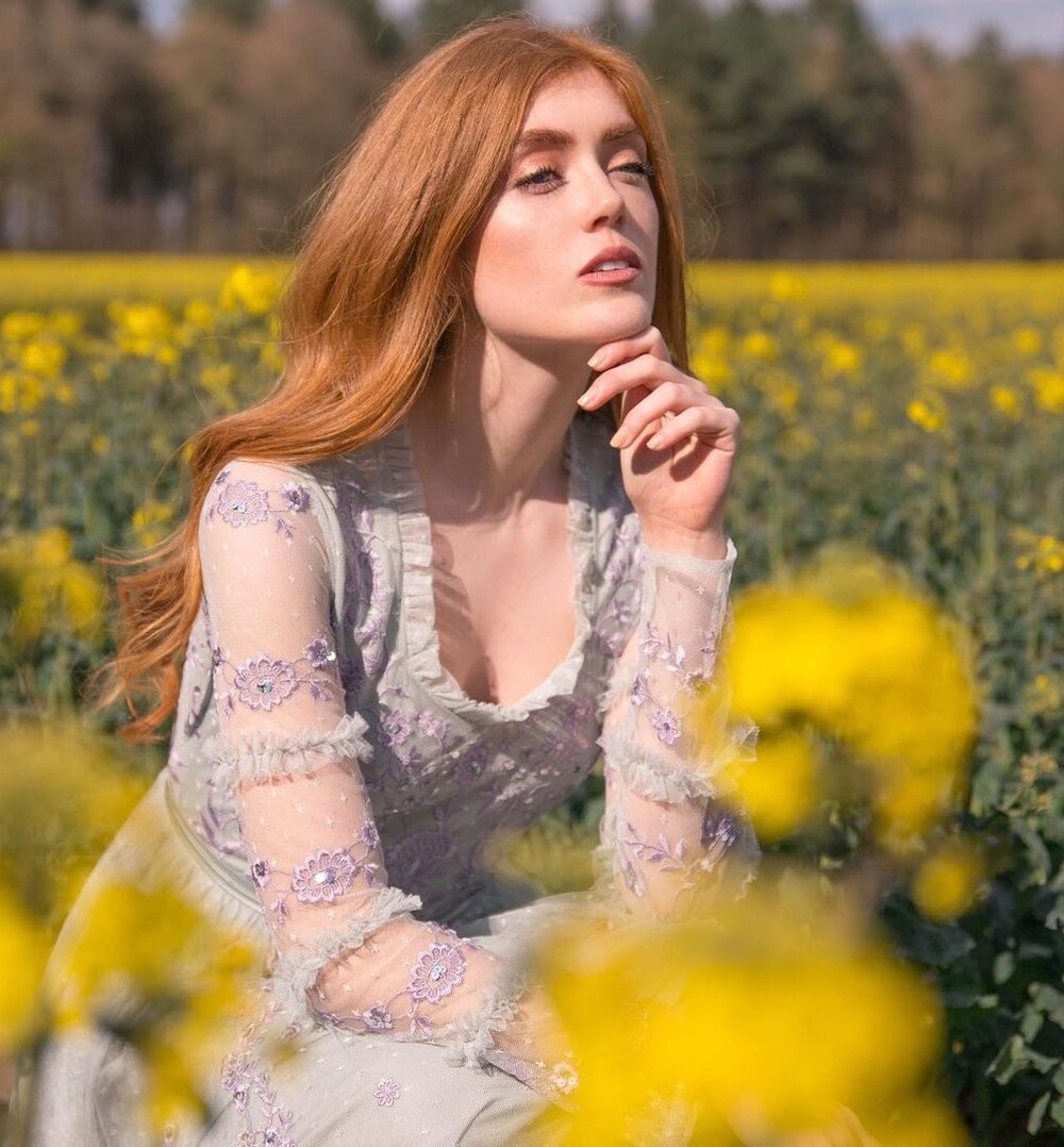 View - Ứng viên sáng giá Miss World 2023: Đam mê lái máy bay, quá khứ nhiều vết 'sẹo'