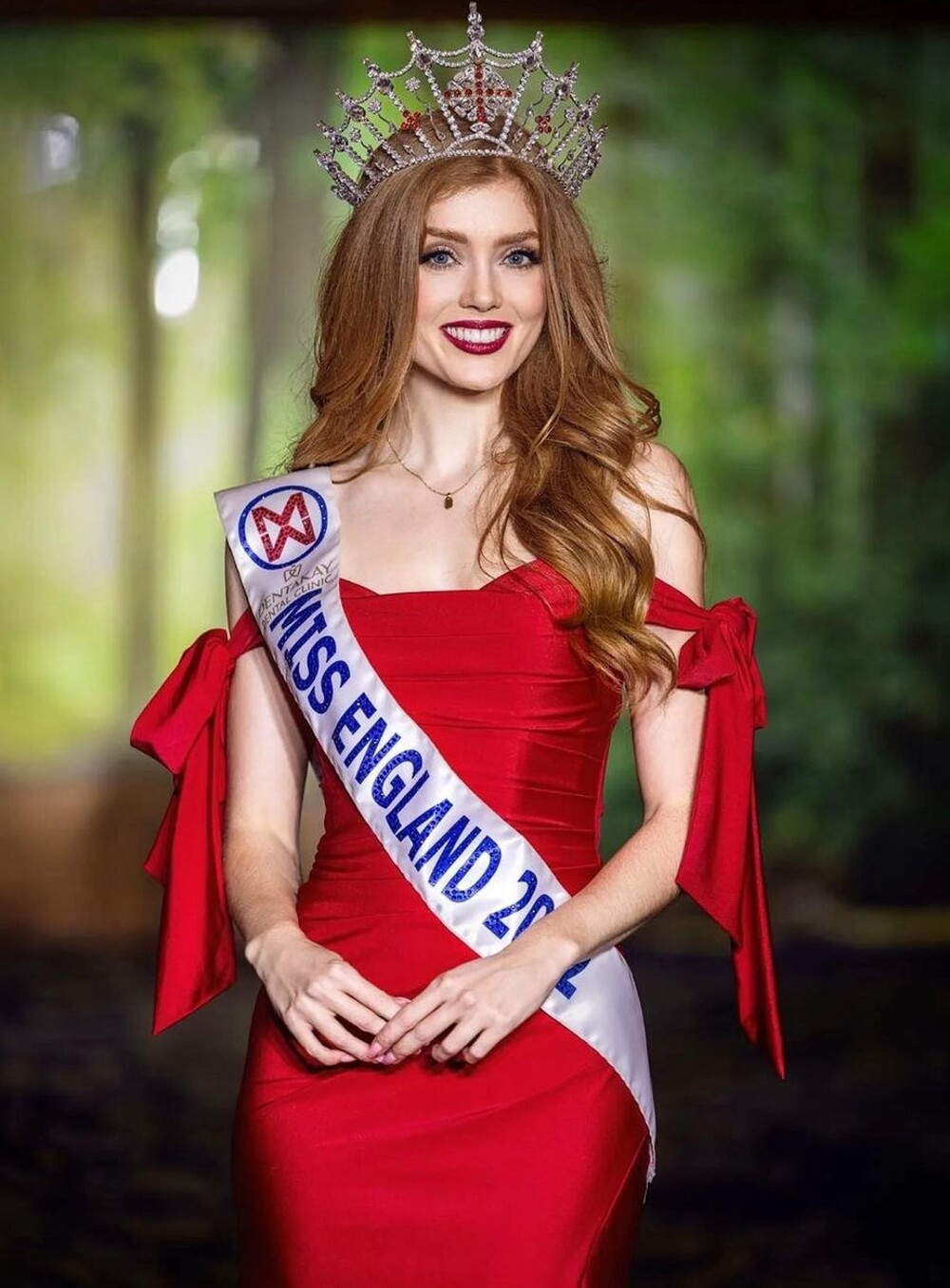 Tháng 10/2022, Jessica đăng quang Hoa hậu Anh (Miss England) và trở thành phụ nữ tóc đỏ đầu tiên giành chiến thắng cuộc thi.