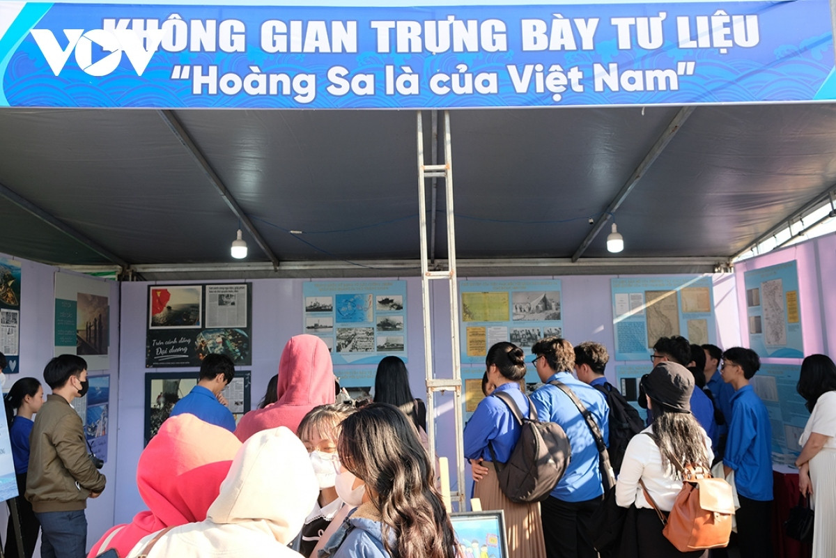 unique cau ngu festival in da nang excites fishermen picture 12