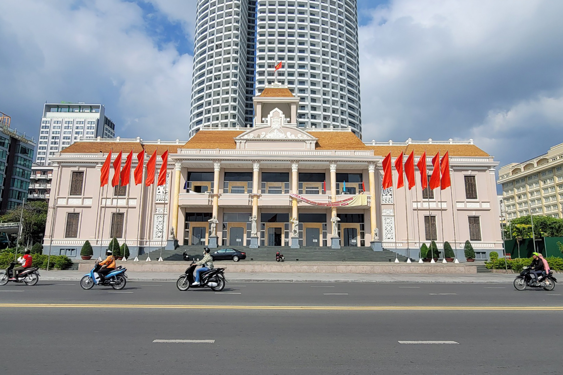 xuanngoc tru so 2.jpg