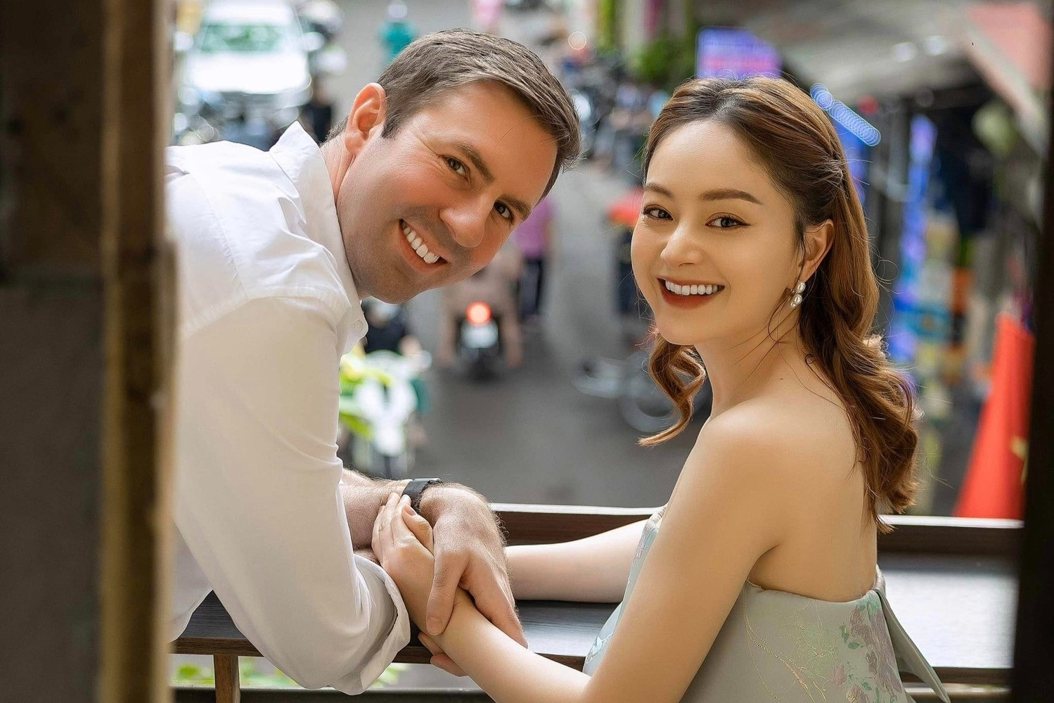 Diễn viên Lan Phương đón thành viên mới, hạnh phúc bên chồng Tây cao hơn 2m