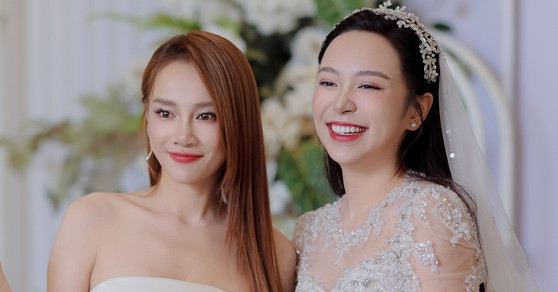 View - NSND Thu Hà, Hồng Diễm, Nhã Phương dự hôn lễ của Kim Oanh và chồng người mẫu