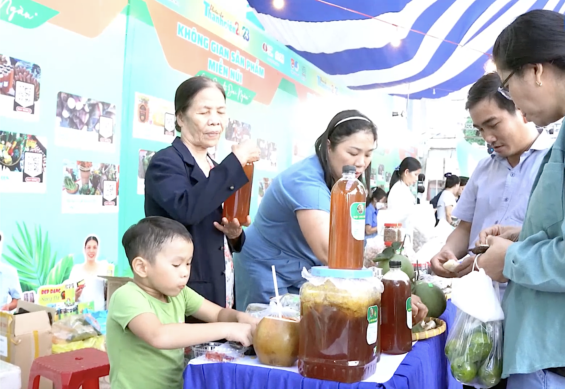 Phiên chợ Thanh niên kết nối, tiêu thụ sản phẩm miền núi