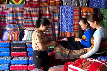 Đồng bào Thái ở Bá Thước nỗ lực hồi sinh nghề dệt truyền thống