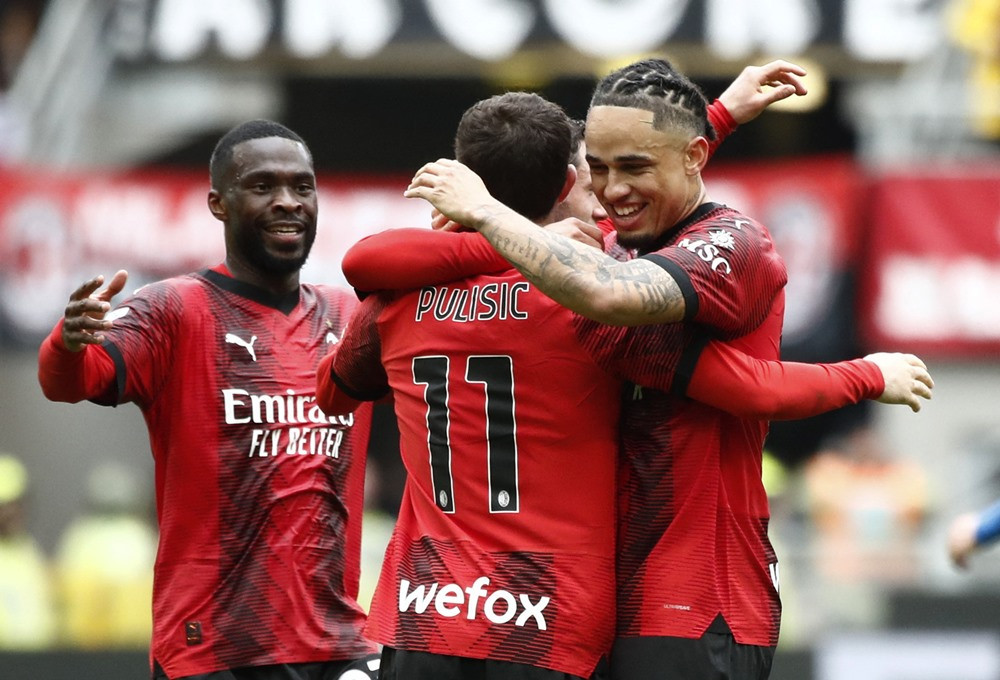 Hạ Empoli, AC Milan chiếm ngôi nhì bảng milan v empoli 3.jpg