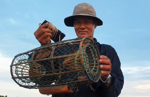 Thợ săn tiết lộ 'mồi độc' bắt loại đặc sản vạn người mê ở ven biển Cà Mau