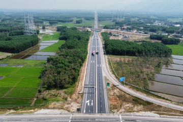 Cho phép xe vượt ở nhiều đoạn 2 làn trên cao tốc Cam Lộ - La Sơn