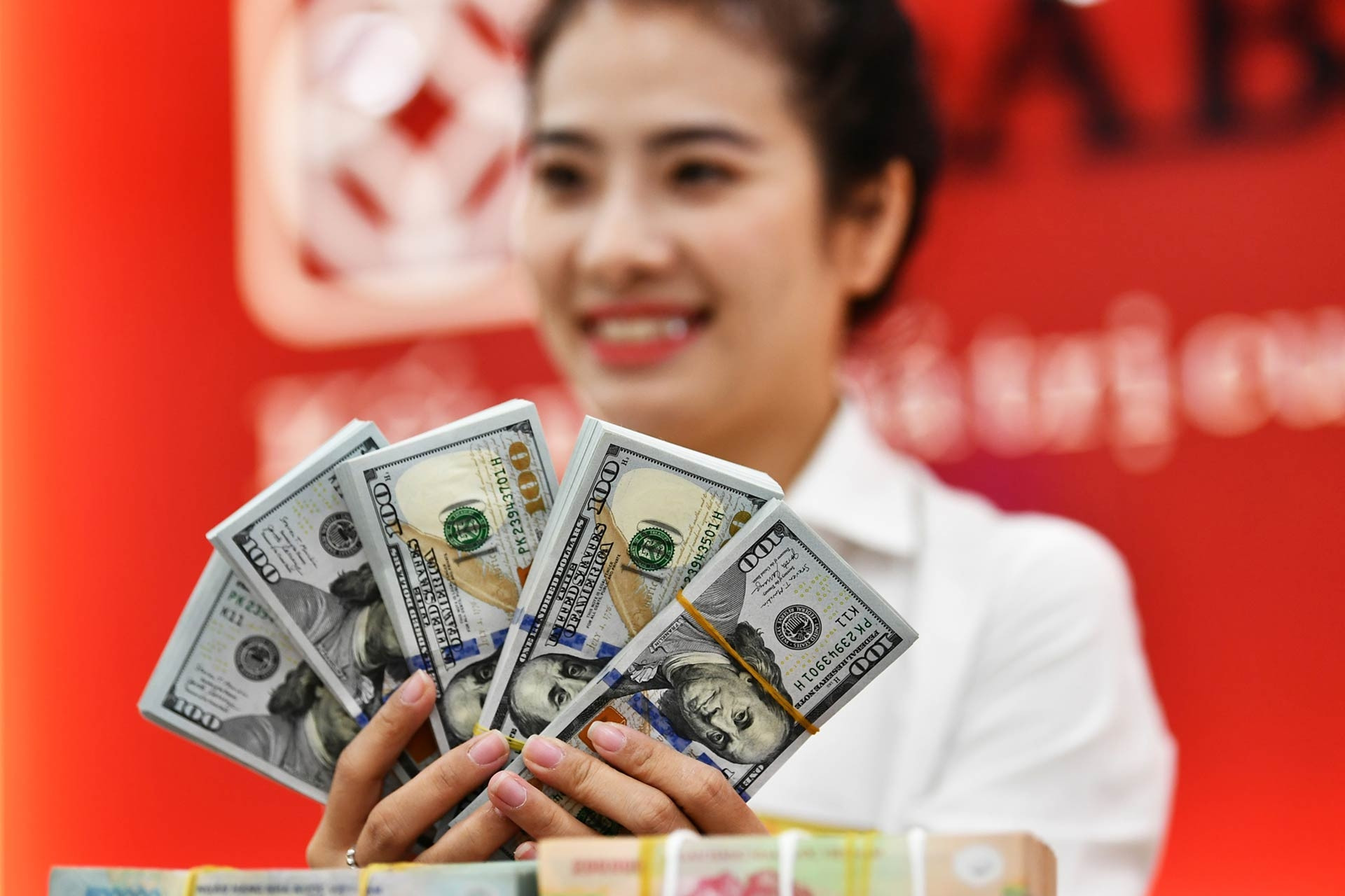 Giá USD đồng loạt giảm