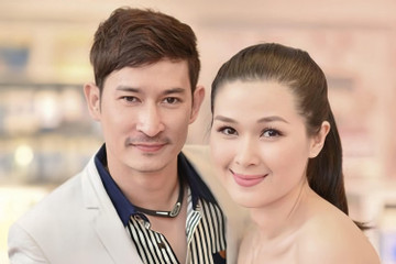 Huy Khánh run vì cảnh nóng với bạn diễn kém 21 tuổi, phủ nhận đổ vỡ hôn nhân