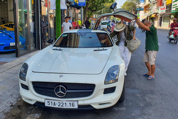 Ông Đặng Lê Nguyên Vũ mua Mercedes-Benz SLS AMG 10 năm, chỉ cầm lái vài lần