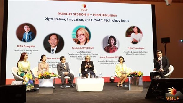 Paris forum to gather resources for homeland’s development hinh anh 1