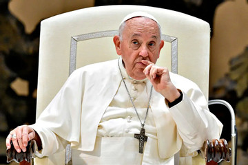 Ukraine triệu tập đại sứ Vatican, Nga - NATO bất đồng về đề xuất của Giáo hoàng