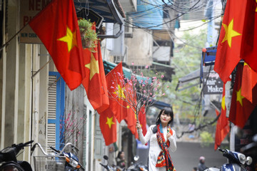 Vietnam stands steady on the path towards prosperity