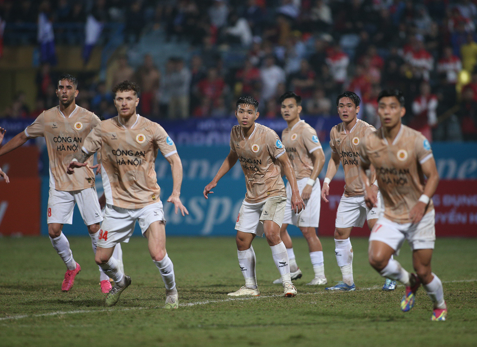 Gallery - Nguyễn Filip 'bỏ' khung gỗ, không cứu nổi CAHN thoát thua